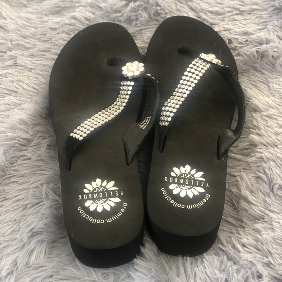 Yellow Box - Picture 3 of 5